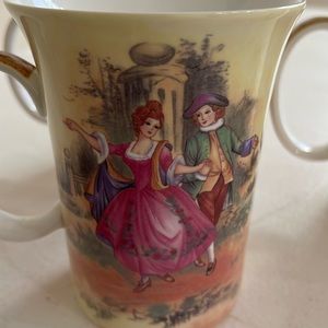 Set of 4 gorgeous tea cups. Great quality.